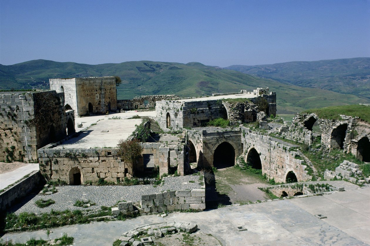 Widok zamku Krak des Chevaliers z lochu, zbudowanego ok. 1143 autorstwa Crusader Period