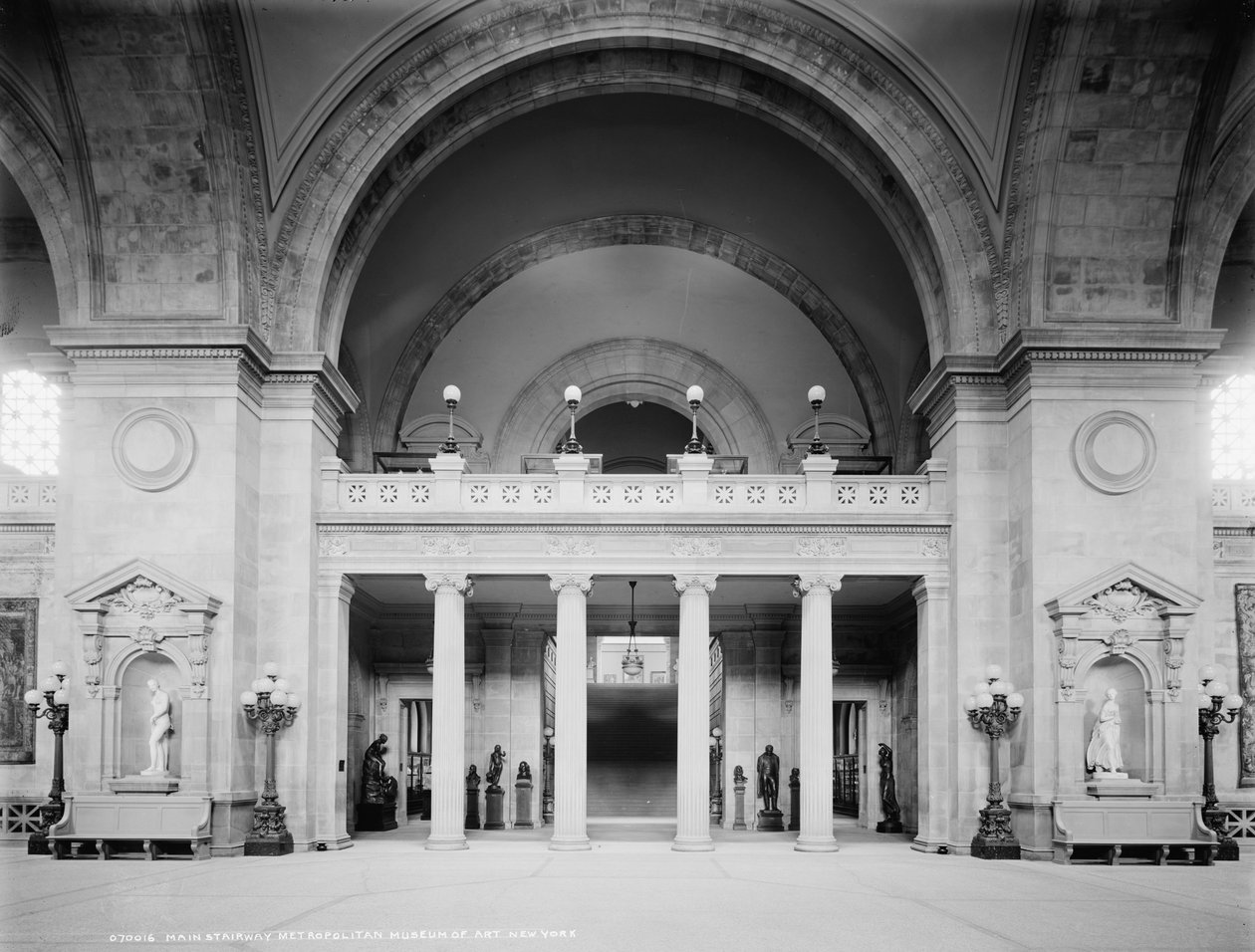 Główne schody, Metropolitan Museum of Art, Nowy Jork, ok. 1902-10 autorstwa Detroit Publishing Co.