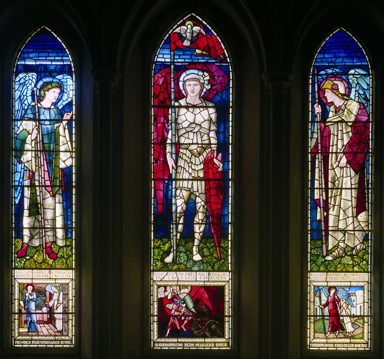 Rottingdean, St Margaret, Morris & Co., Edward Burne-Jones, East Window, St Michael itp., 1893 autorstwa Edward Burne Jones