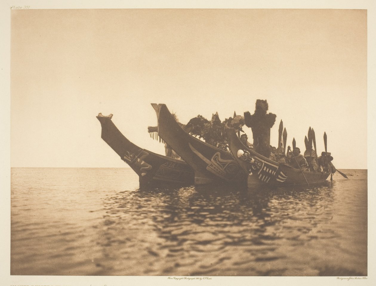 Zamaskowani tancerze w kajakach-Qagyuhl A autorstwa Edward S. Curtis