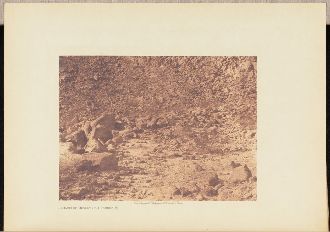 Pozostałości starożytnych funtów rybnych (b) autorstwa Edward S. Curtis