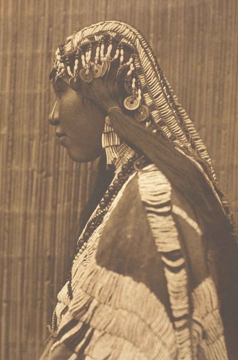 Dziewczyna Wishham, Profil, 1910. autorstwa Edward Sheriff Curtis