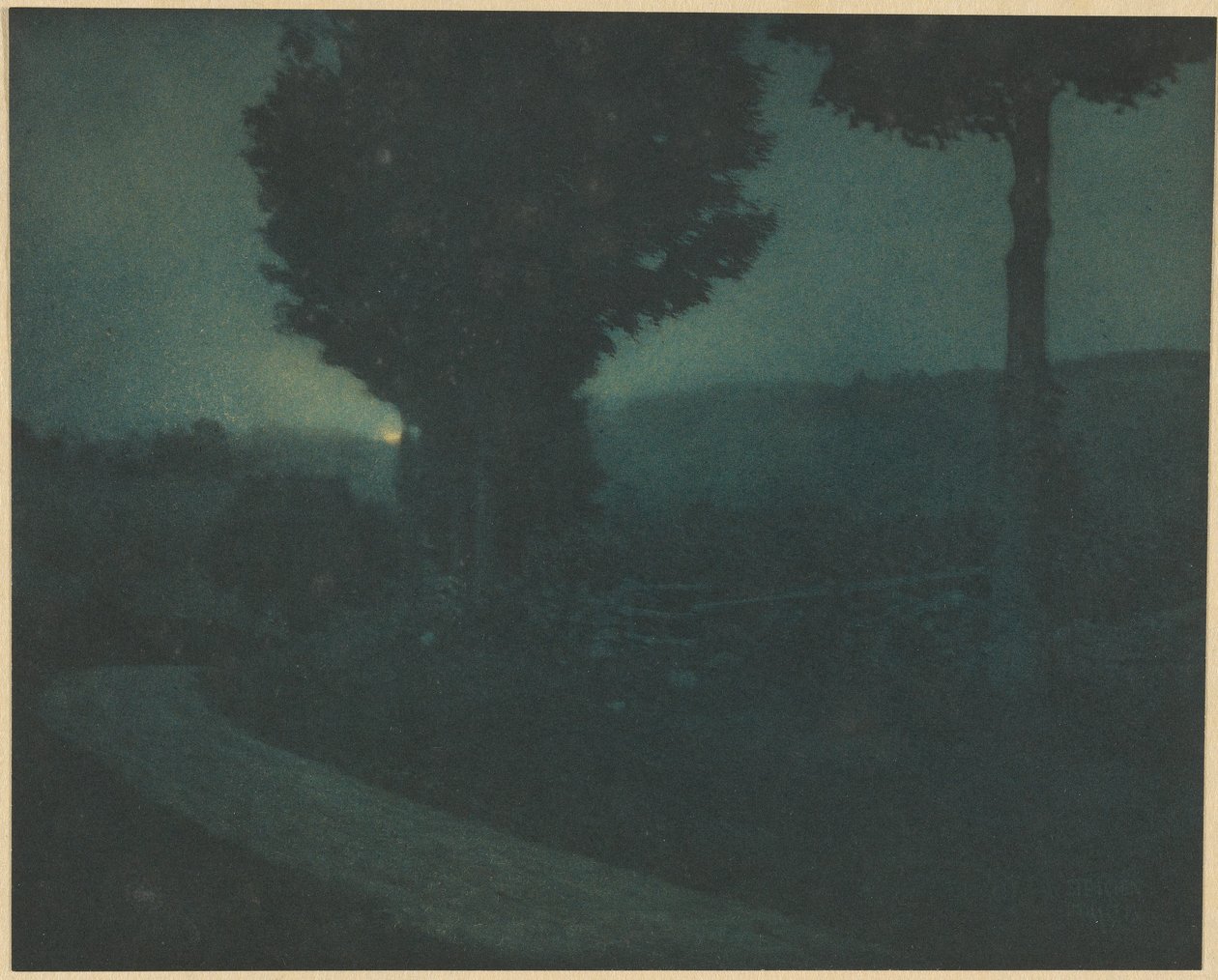 [Droga do doliny - wschód księżyca] autorstwa Edward Steichen