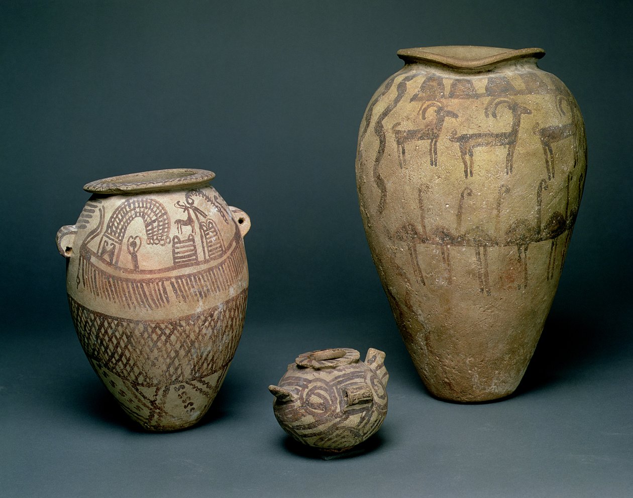 Waza zdobiona różnymi fryzami zwierząt i wzorami geometrycznymi, Egipt, Okres Naqada I (4000-3500 p.n.e.) i Okres Naqada II (3500-3100 p.n.e.) (terakota) autorstwa Egyptian