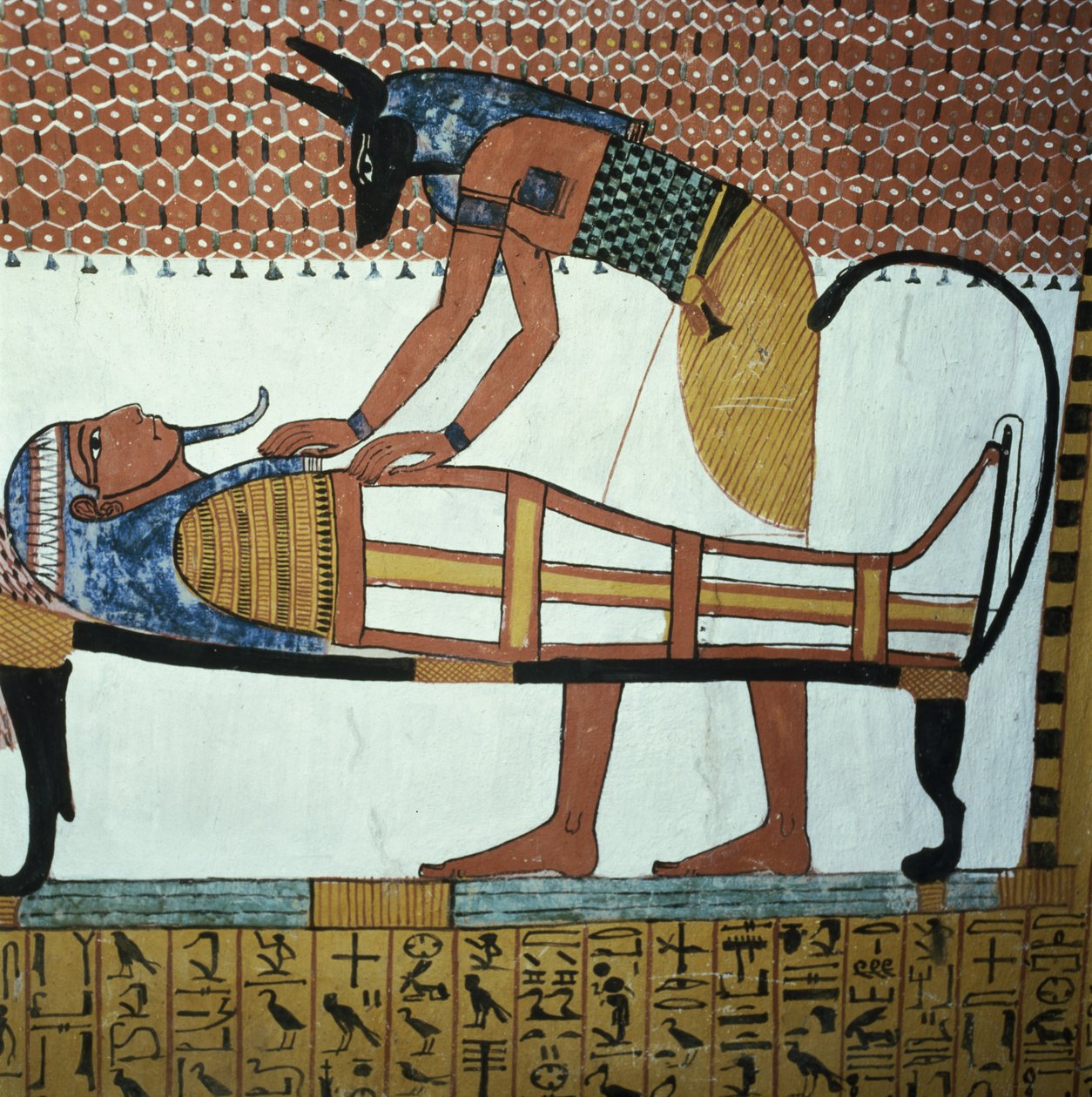 Anubis i mumia, z Grobowca Sennedjema, Wioska Robotnicza, Nowe Królestwo (mural) (patrz także 141757) autorstwa Egyptian 19th Dynasty