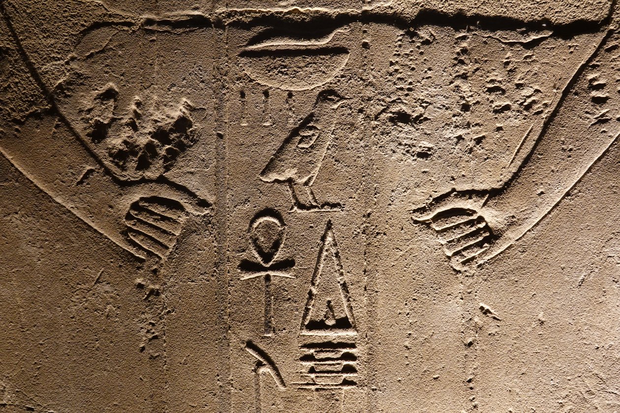 Hieroglify, świątynia w Luksorze (relief) autorstwa Egyptian Egyptian
