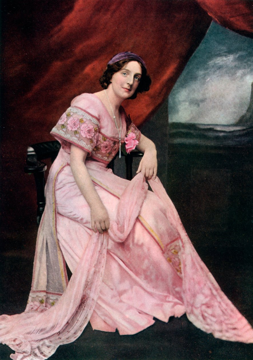 Edith Clegg, 1911-1912 autorstwa Elliott and Fry