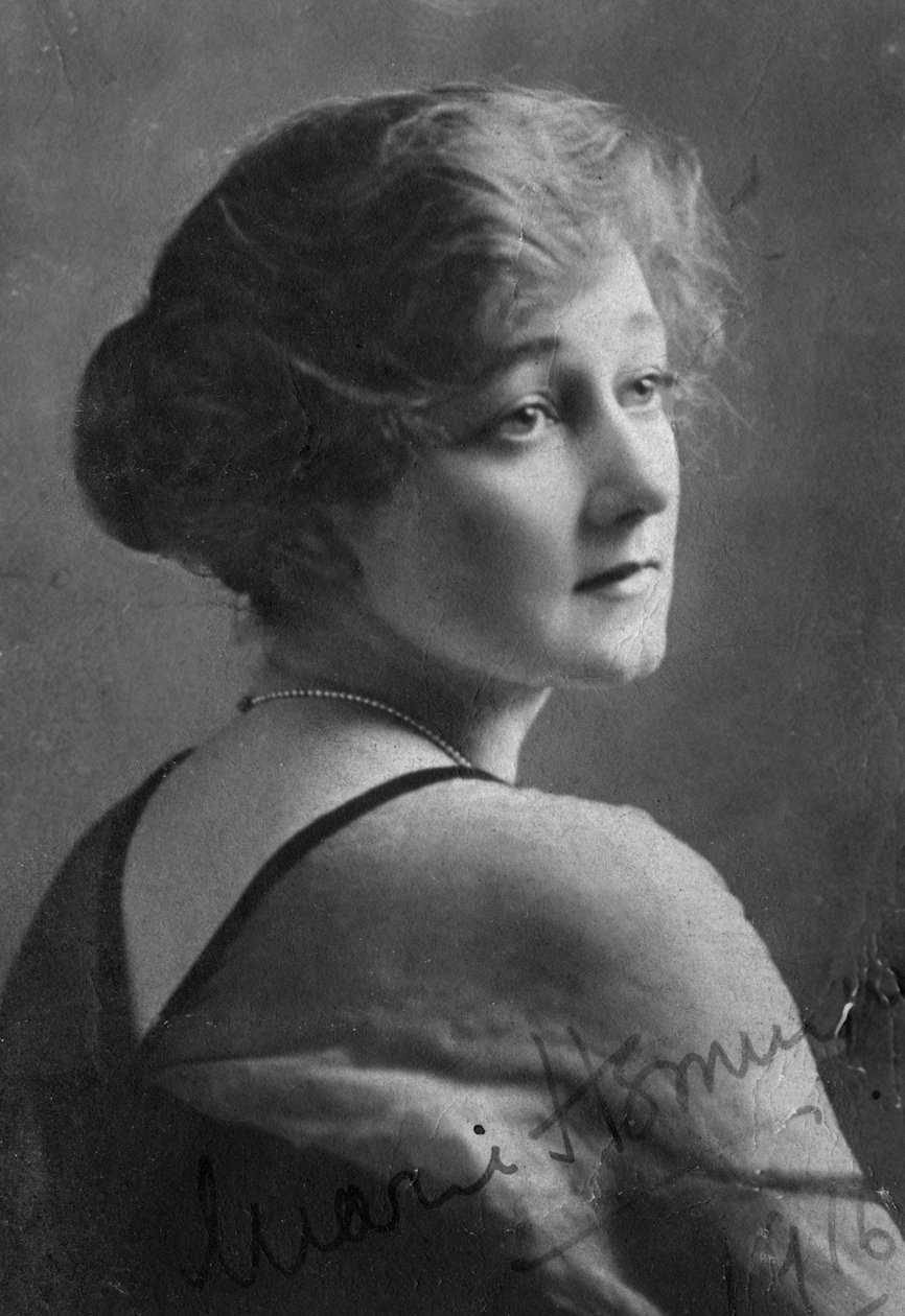 Marie Hemingway 1883-1939, angielska aktorka, 1916. autorstwa Elliott and Fry