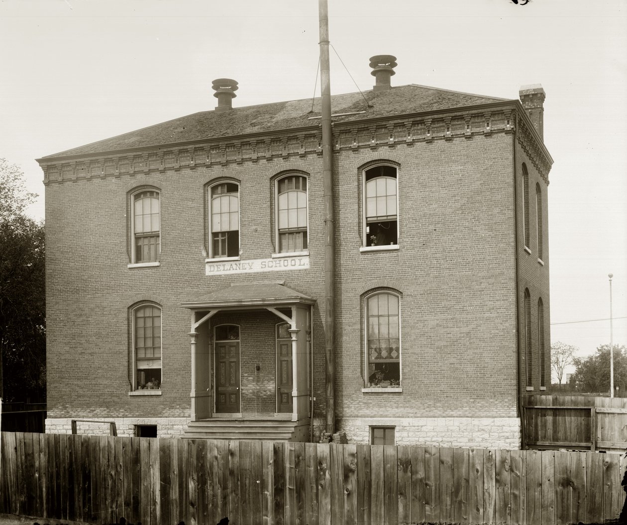 Szkoła Delaney sprzed 1911 roku. Virginia Avenue i Bowen Street. (Nazywana również kolorową szkołą nr 6). autorstwa Emil Boehl