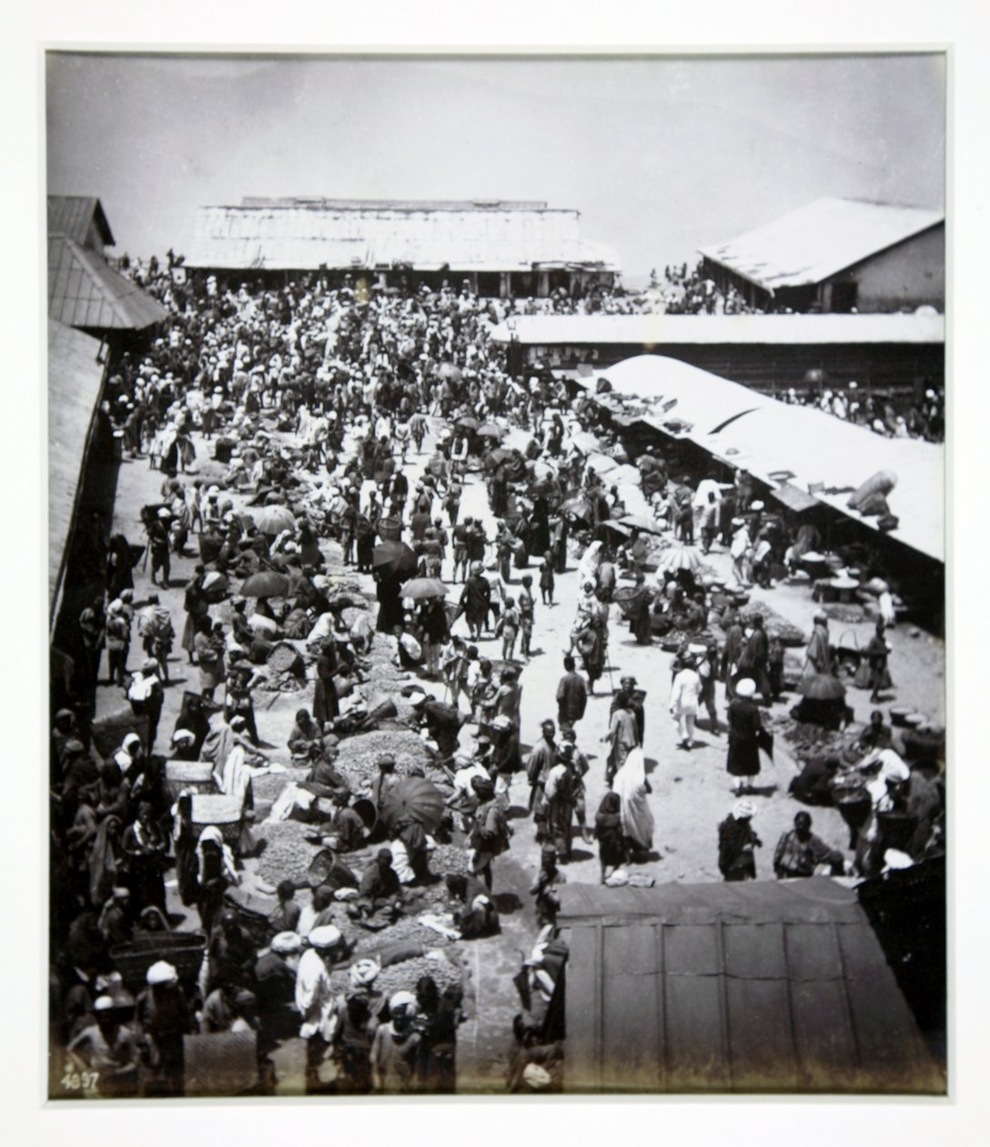 Bazar, Darjeeling, zdjęcie przypisywane Bourne und Shepherd, ok.1880 autorstwa English Photographer
