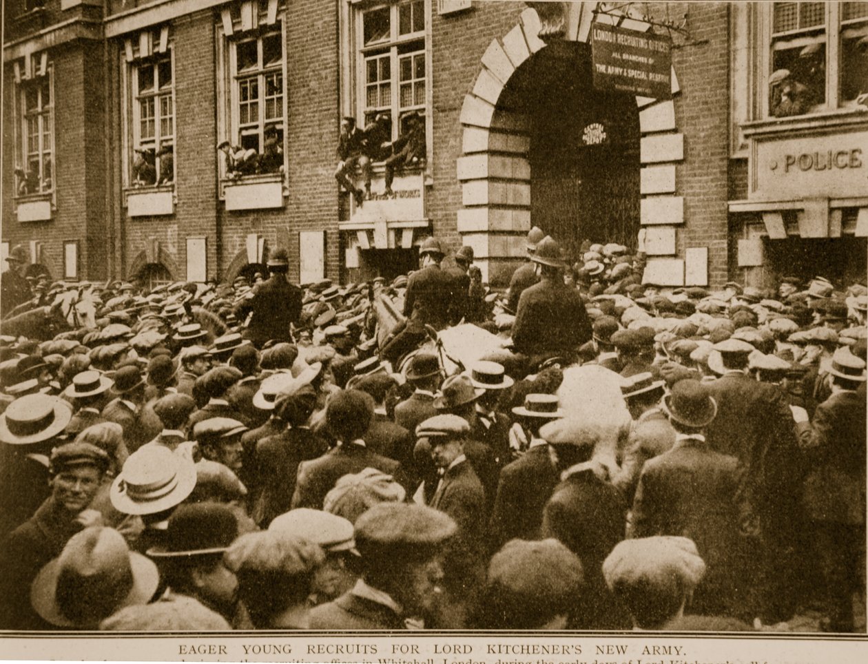 Chętni młodzi rekruci do Nowej Armii Lorda Kitchenersa, 1914-19 autorstwa English Photographer