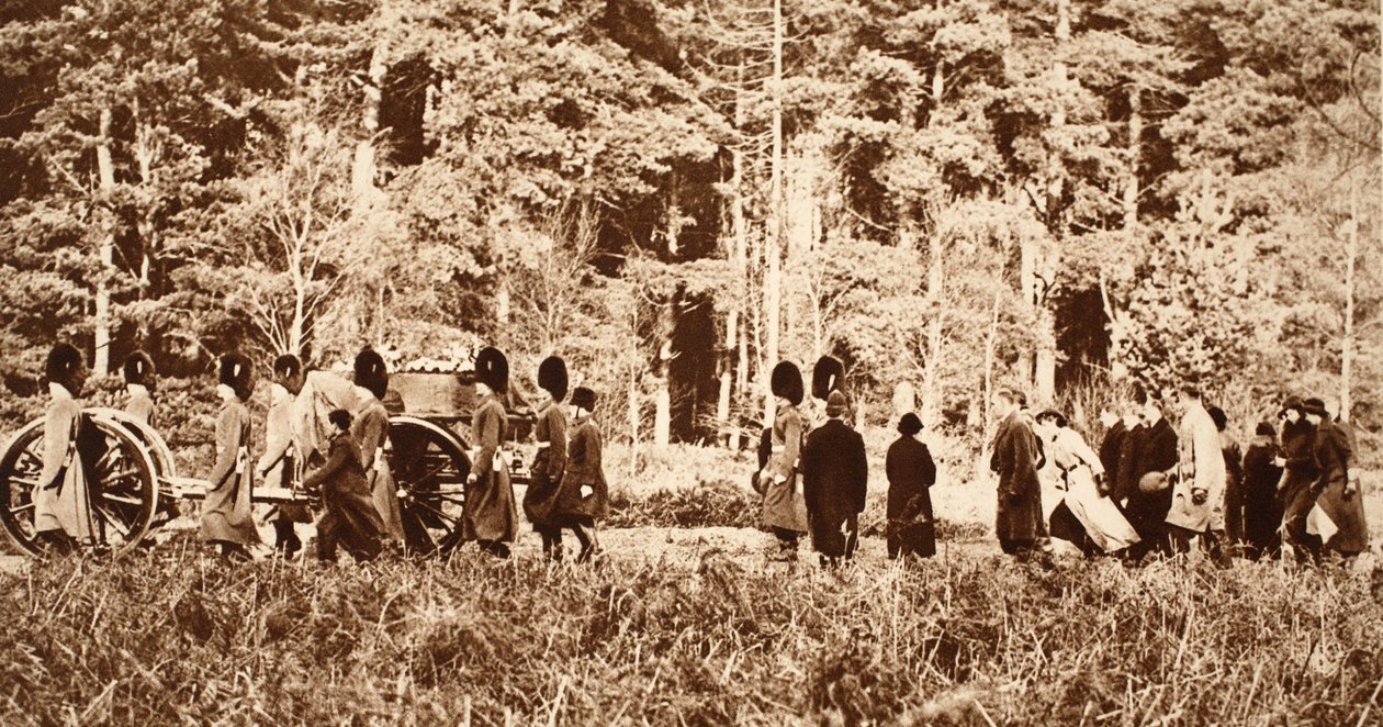 Procesja pogrzebowa króla Jerzego w Sandringham, przez lasy, które kochał, 1936 autorstwa English Photographer