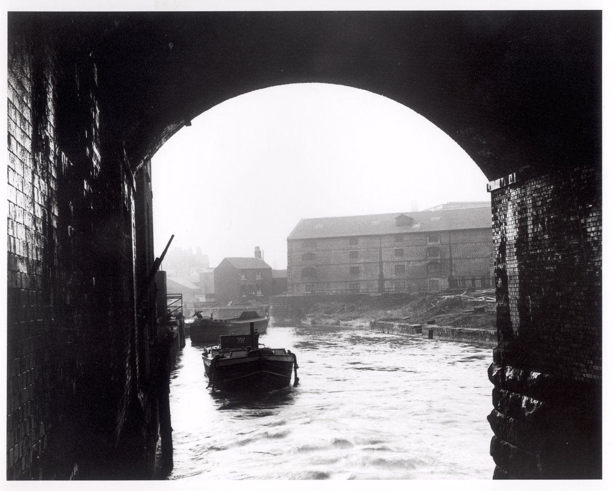 Rzeka Aire widziana z Mrocznych Łuków, Leeds, 1951 autorstwa English Photographer