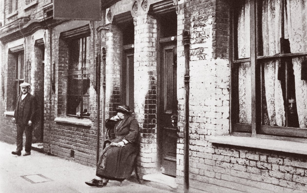 Slumsy, 1934 autorstwa English Photographer