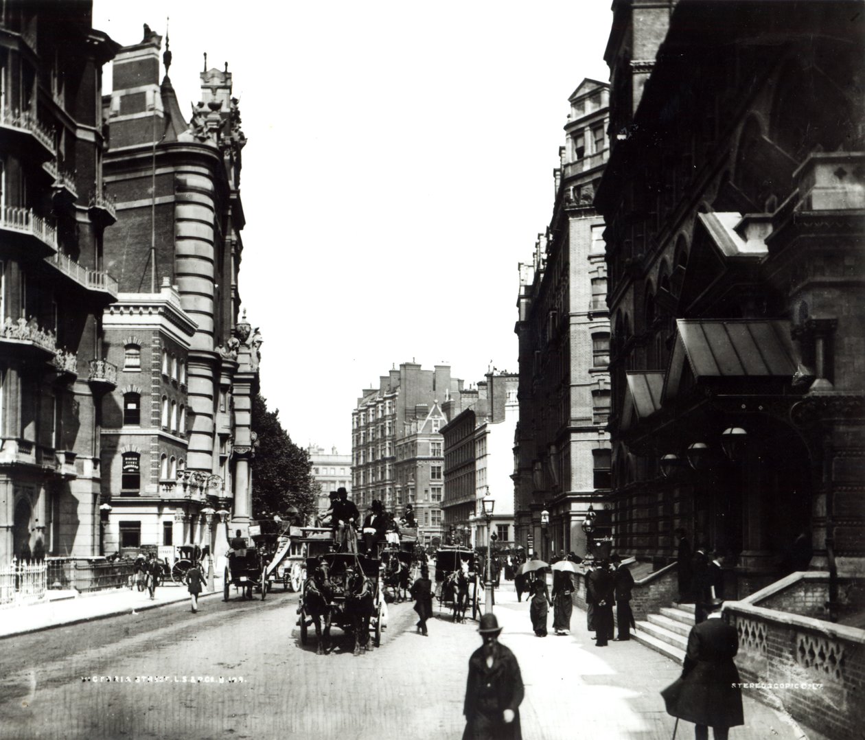 Victoria Street, Londyn, ok. 1890 autorstwa English Photographer