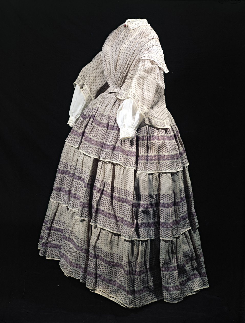 Sukienka z krynoliny, 1850-60 (drukowany muślin) autorstwa English School