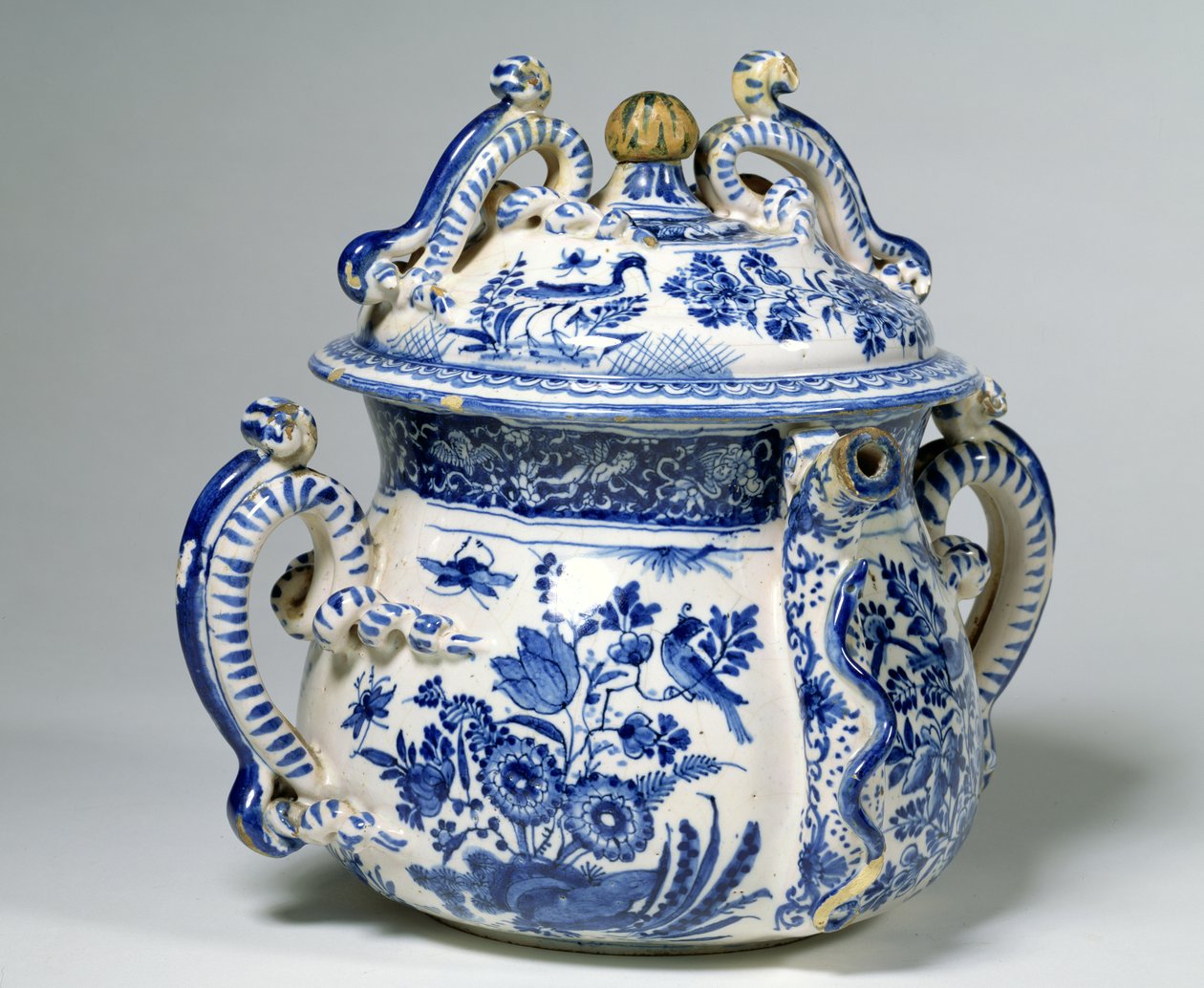 Doniczka i pokrywka Delftware (ceramiczna) autorstwa English School