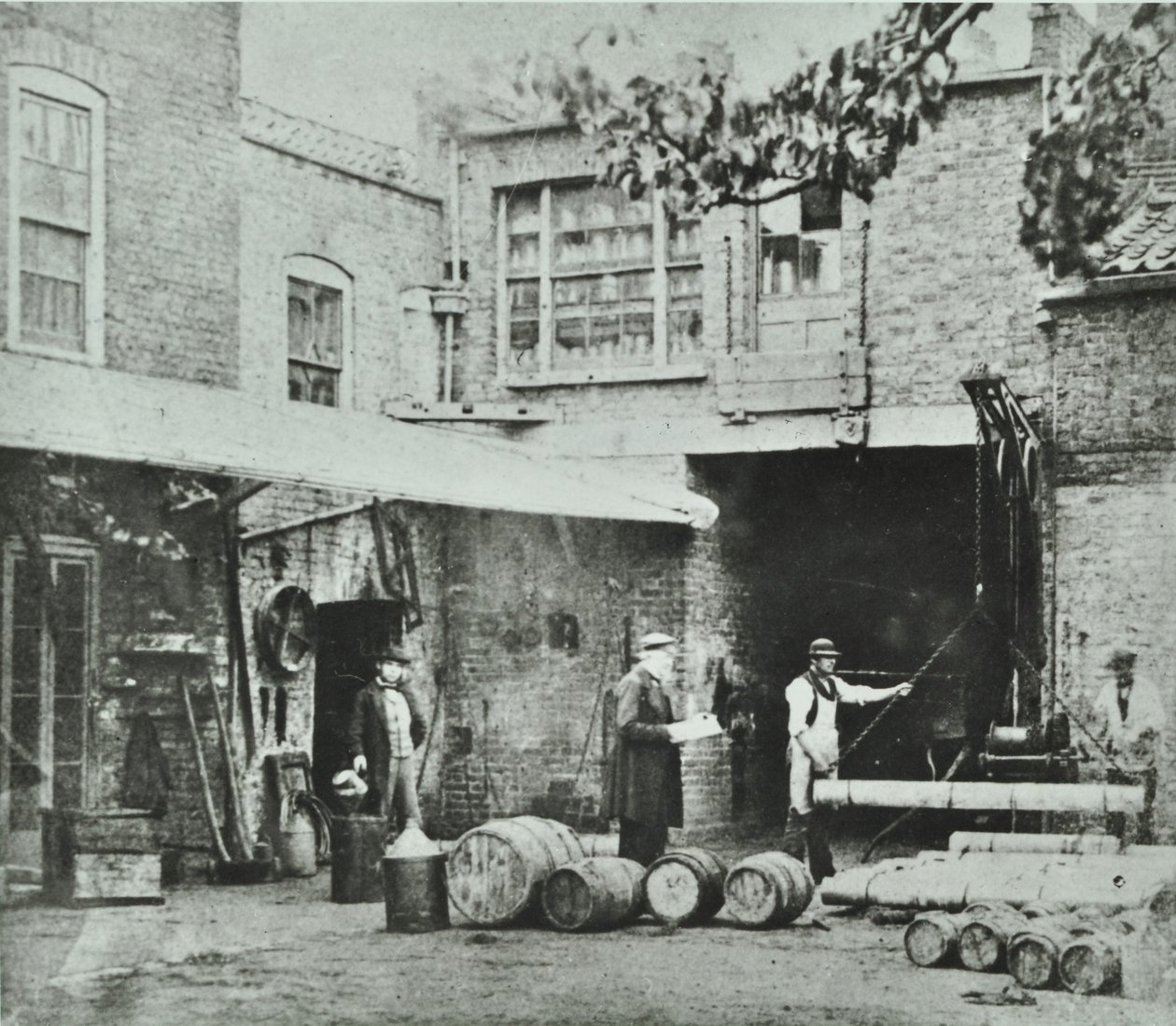 231-235 Kings Road: elewacja tylna, Londyn, 1890 autorstwa English Photographer