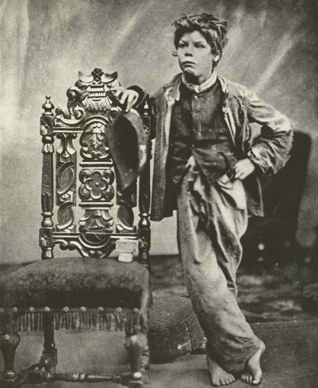 Ragged School Boy w 1860 roku (zdjęcie czarno-białe) autorstwa English Photographer