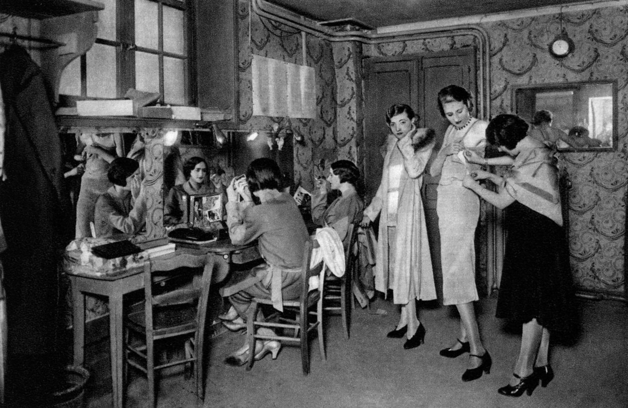 Modelki u wielkich krawców, Paryż, 1931 autorstwa Ernest Flammarion