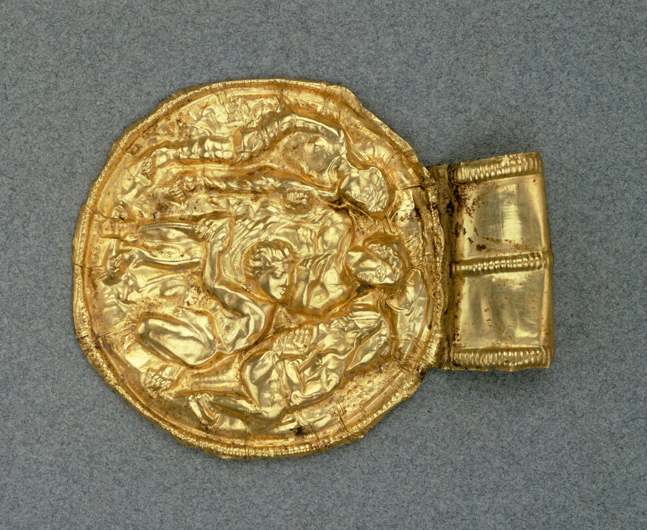 Wisiorek z wytłoczoną bullą. Cywilizacja etruska, IV wiek p.n.e. autorstwa Etruscan