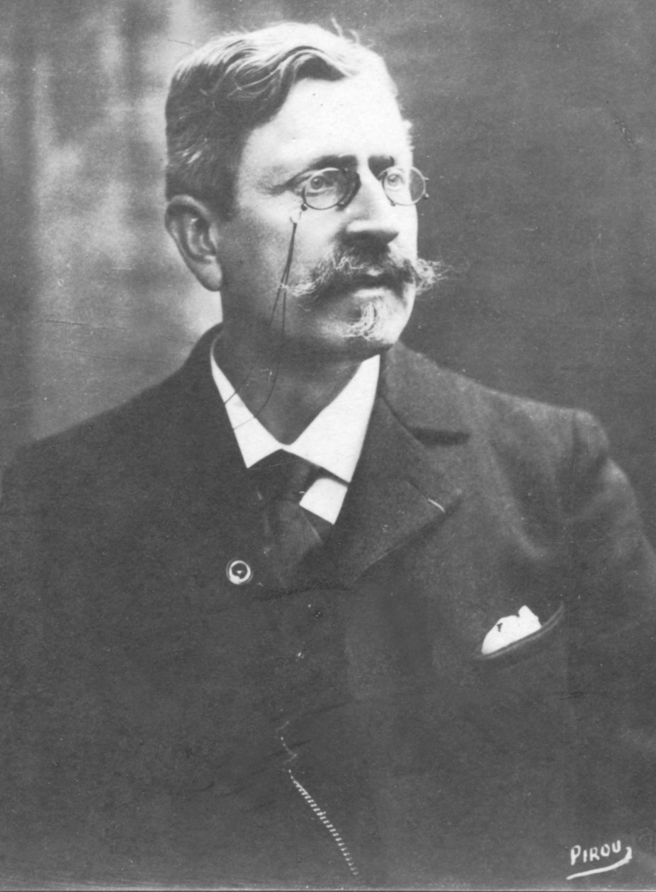 Hennika, ok. 1893. autorstwa Eugene Pirou