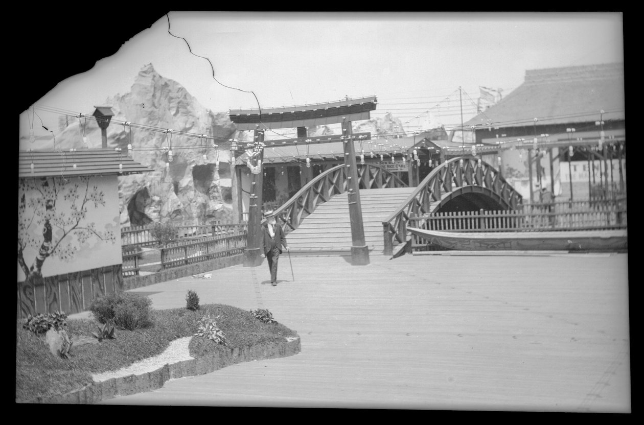Wioska japońska, Luna Park, 1903 (ujemny azotan) autorstwa Eugene Wemlinger