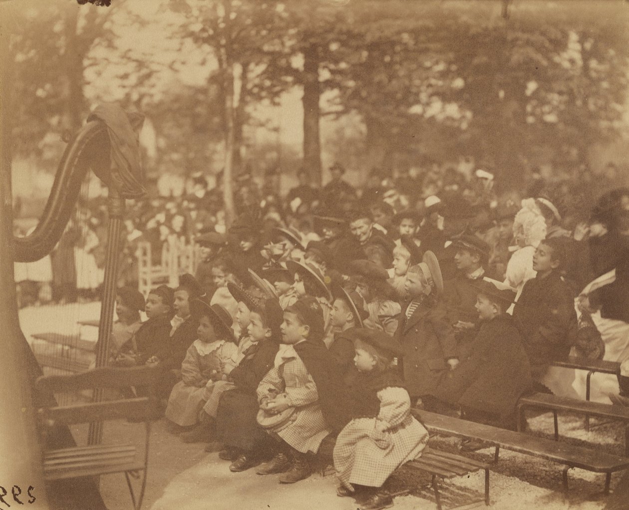 (Guignol, Jardin du Luxembourg) autorstwa Eugène Atget