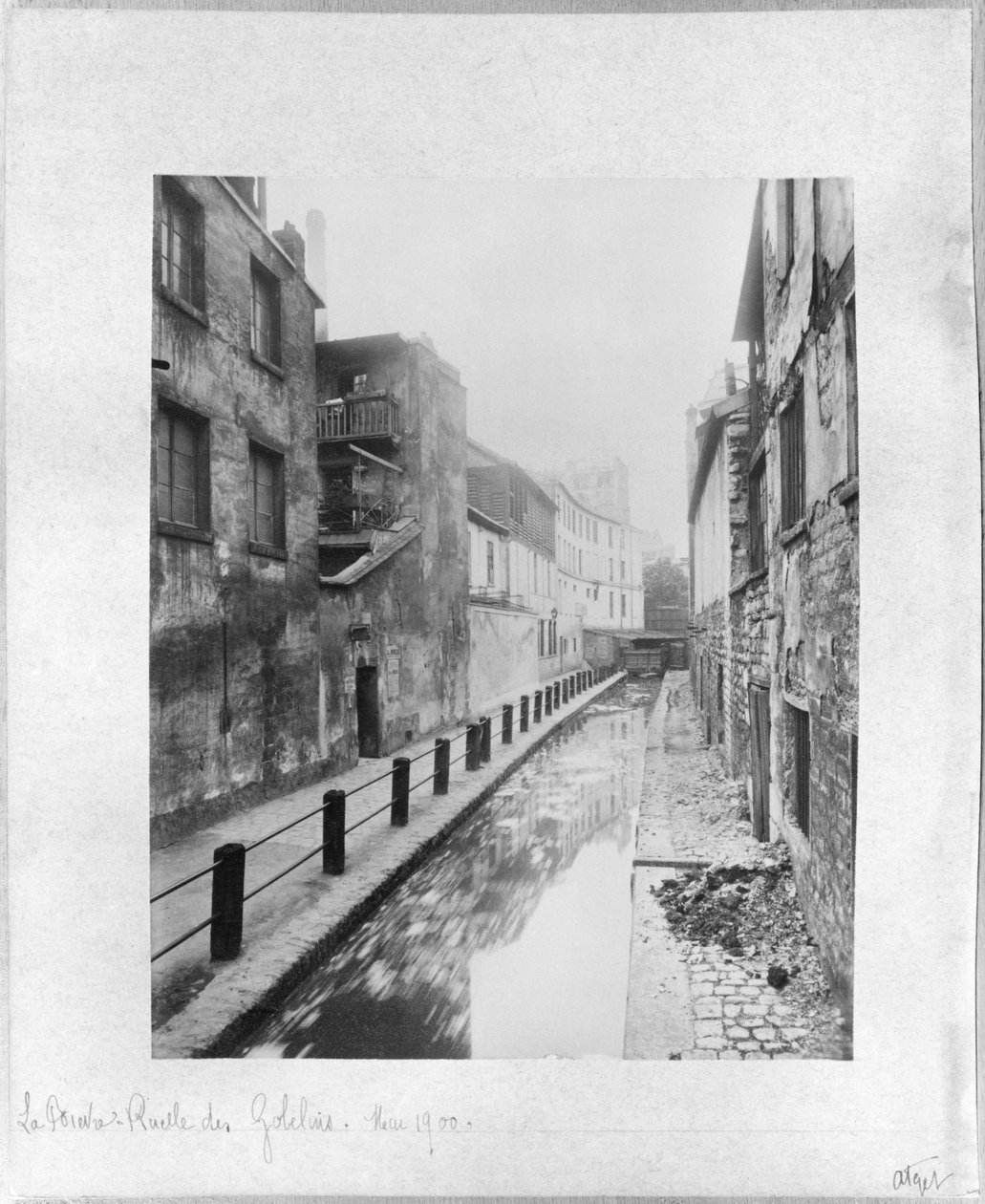 Bievre, Ruelle des Gobelins, Paryż, maj 1900 autorstwa Eugène Atget