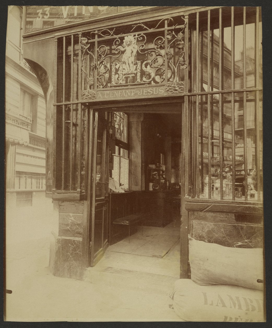 33 Rue des Bourdonnais autorstwa Eugène Atget