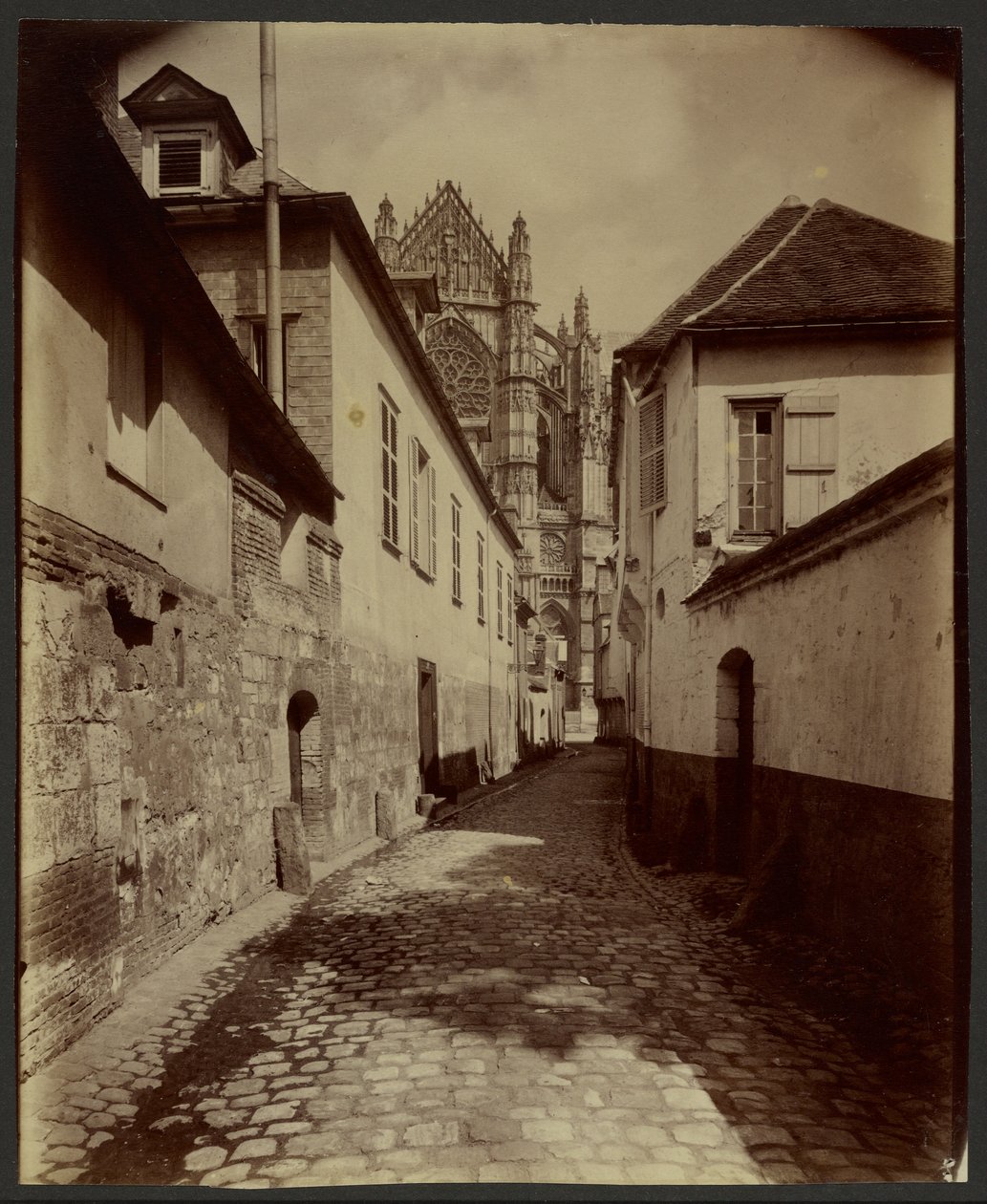 Beauvais, Rue Feutrier autorstwa Eugène Atget