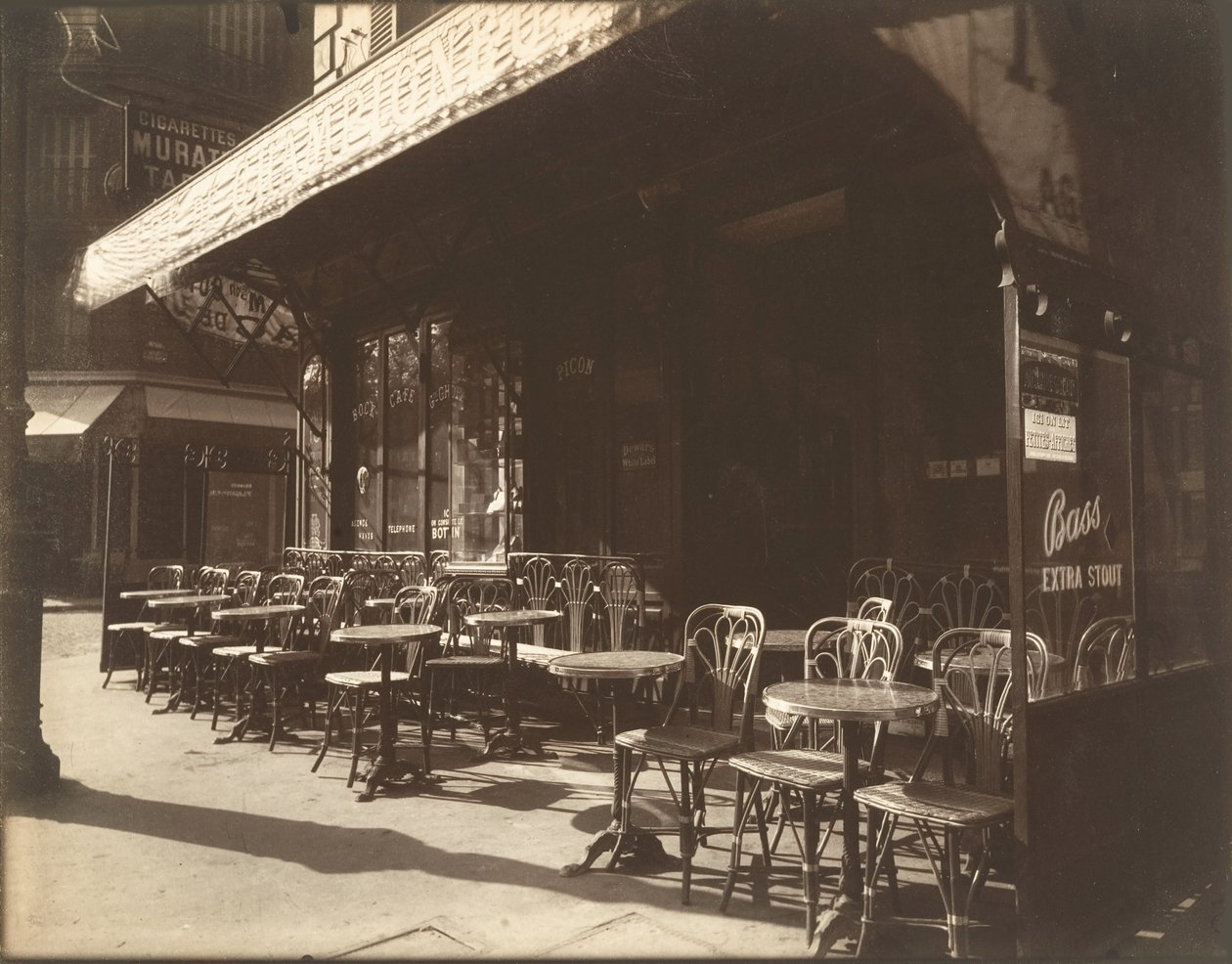 Kawiarnia, Avenue de la Grande-Armee, 1924-1925. autorstwa Eugène Atget