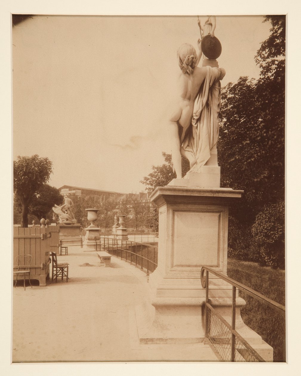 Tuileries autorstwa Eugène Atget