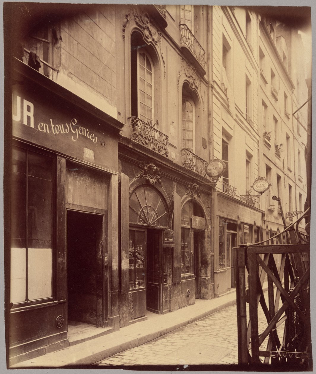 [Rue de la Parcheminerie]. autorstwa Eugène Atget