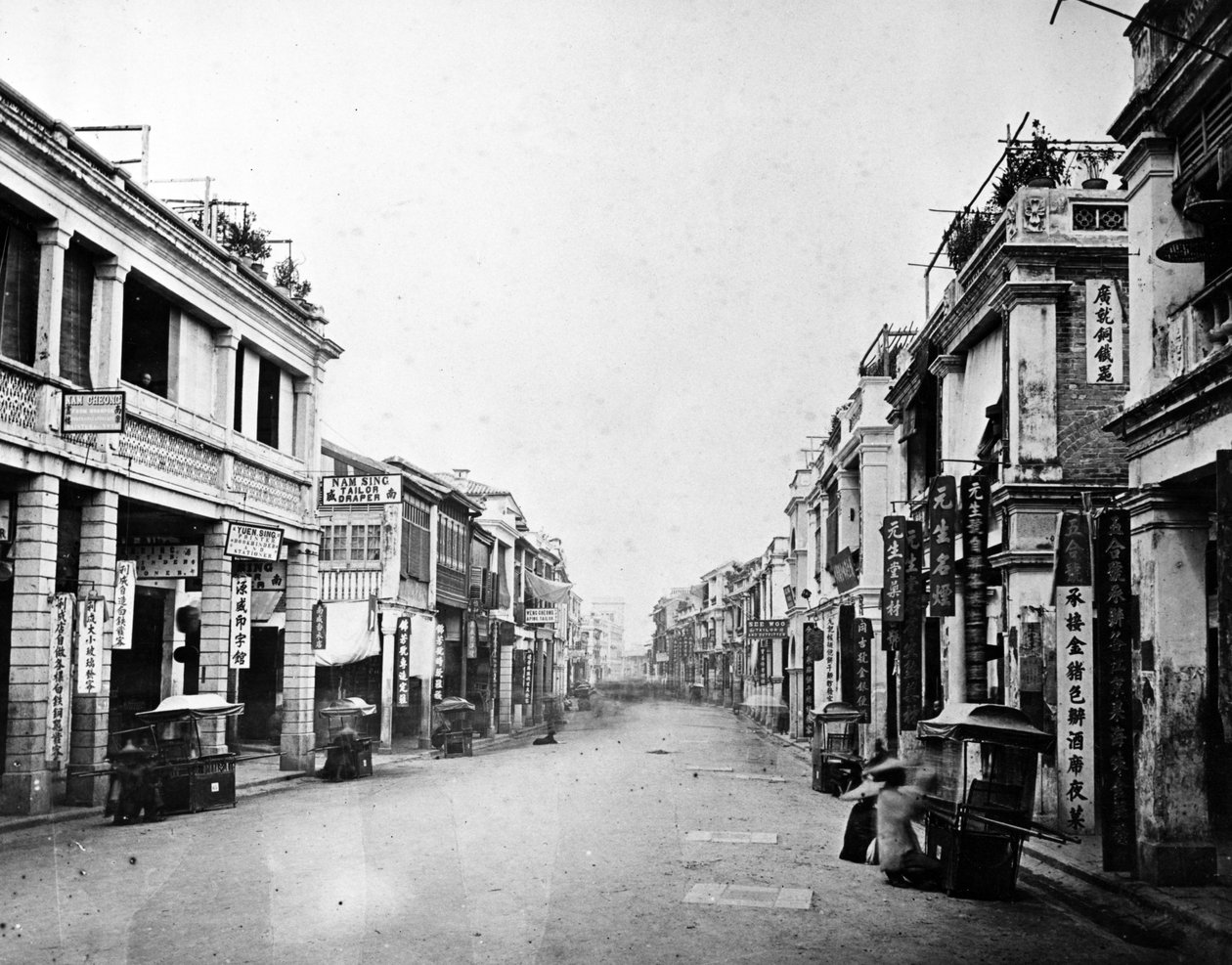 Queens Road, Hongkong, ok. 1875 r. autorstwa European Photographer