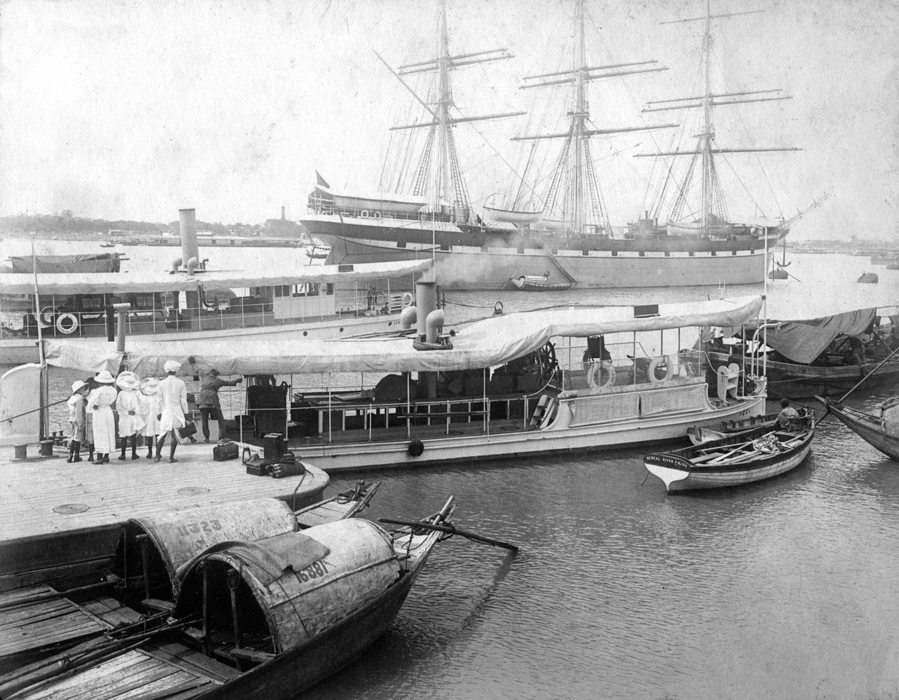 Rzeka Bengal, Indie, 1905-1906. autorstwa F. L. Peters