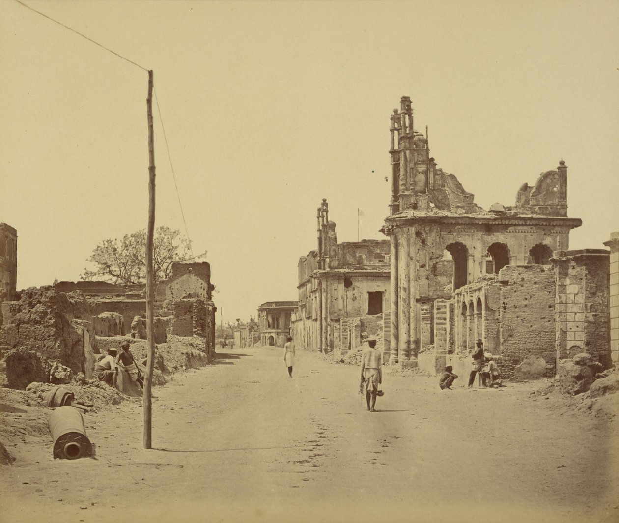 Droga do Cawnpore, Lucknow autorstwa Felice Beato