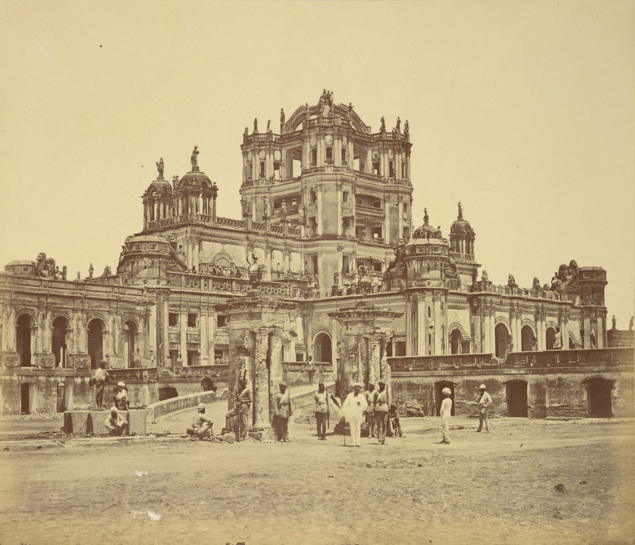 [The Martinière College]. autorstwa Felice Beato