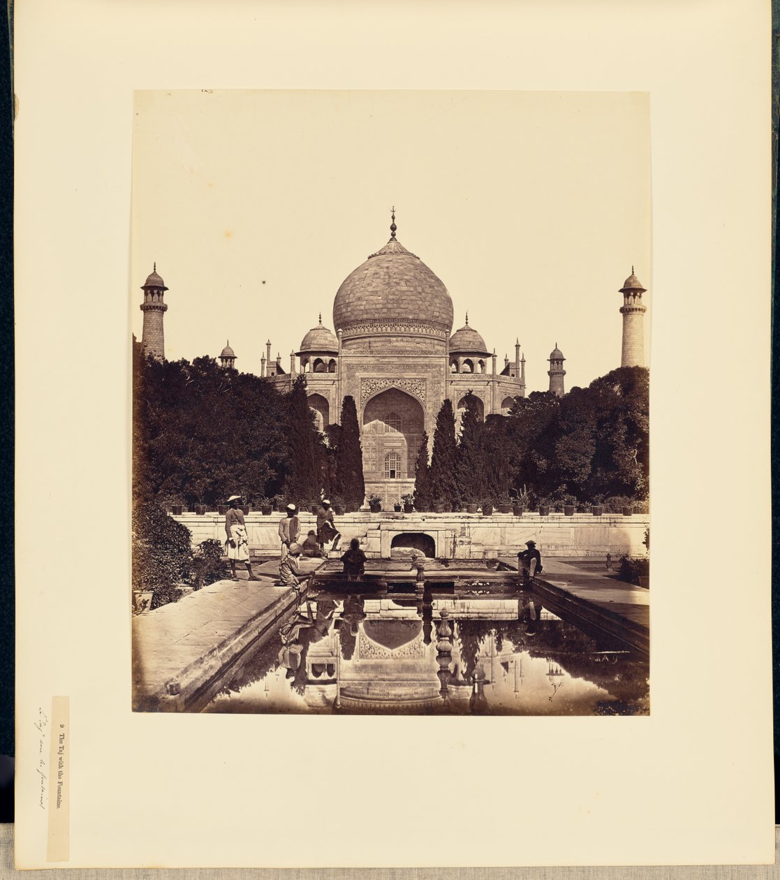 Taj Mahal z fontannami autorstwa Felice Beato