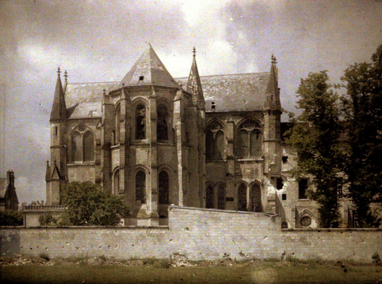 Opactwo Saint-Leger, Soissons, Aisne, Francja, 1917 (autochrom) autorstwa Fernand Cuville
