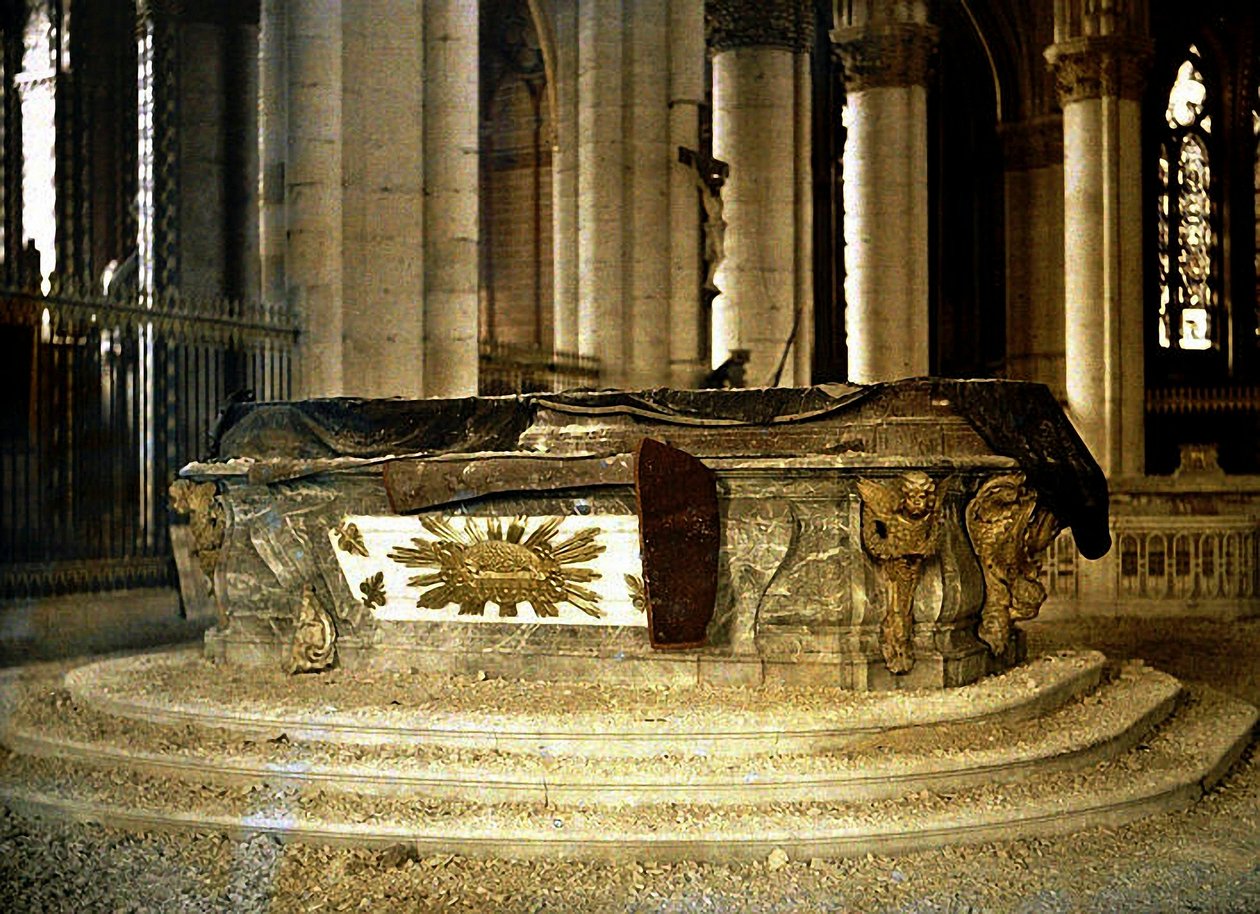 Ołtarz Kaplicy Restauracji, Cathedrale Notre-Dame, Reims, Marne, Francja, 1917 (autochrom) autorstwa Fernand Cuville