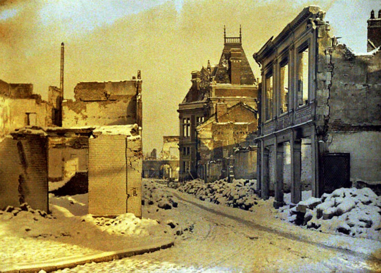 Chauny, Aisne, Francja, 1917 (autochrom) autorstwa Fernand Cuville