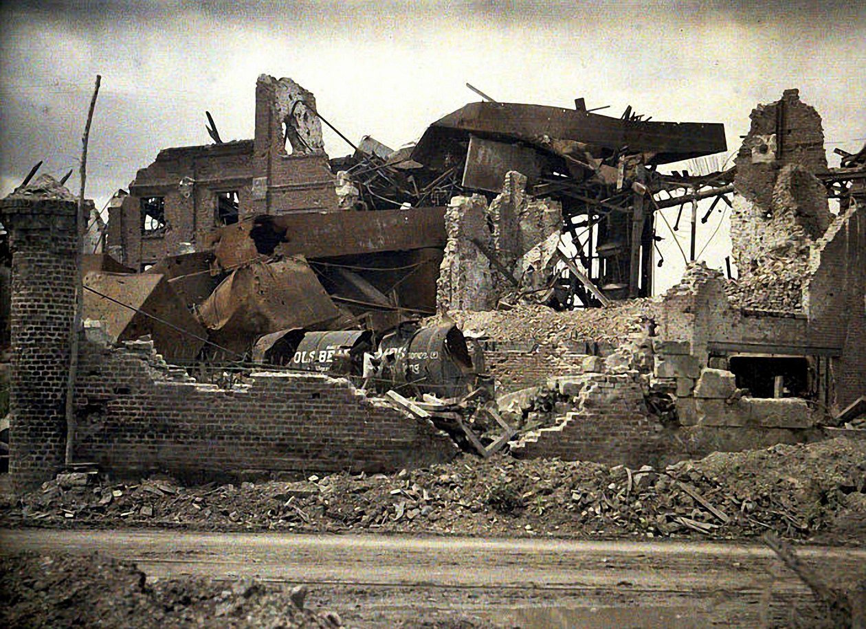 Ruiny, Aisne, Francja, 1917 (autochrom) autorstwa Fernand Cuville