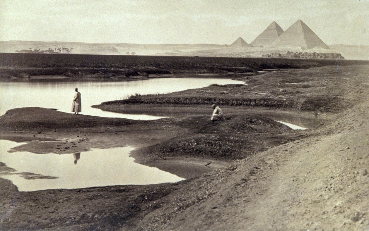 Piramidy w Gizie, ok. 1880 r. (zdjęcie czarno-białe) autorstwa Félix Bonfils