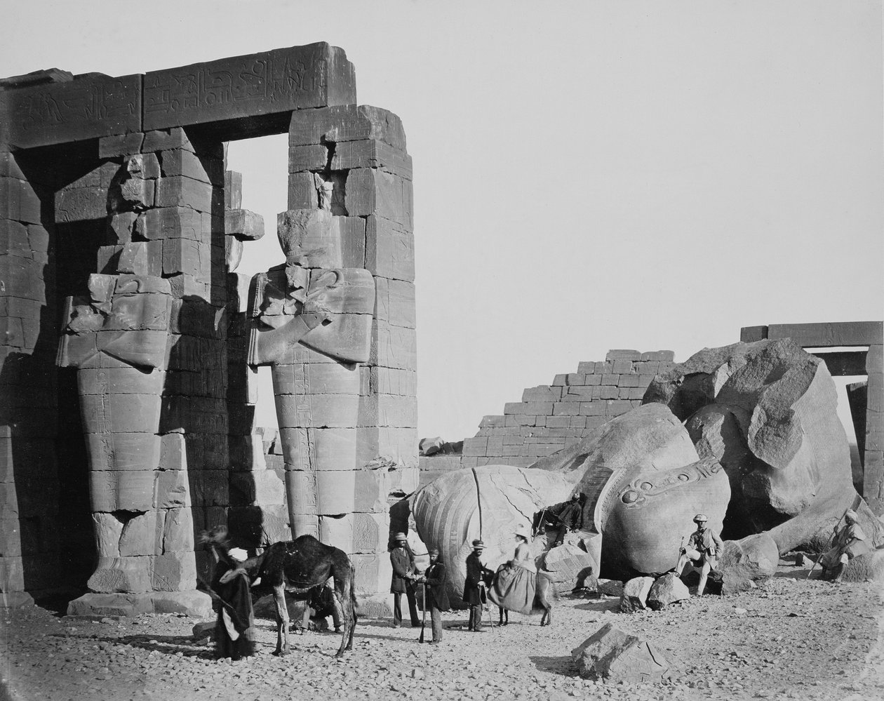 Ramzesseum, Teb, Egipt, 1858 r. autorstwa Francis Frith