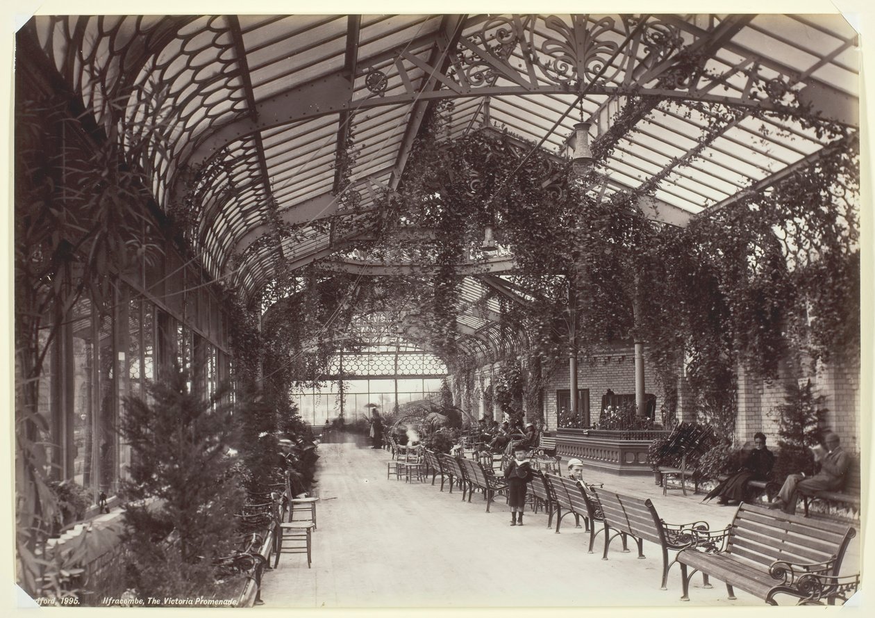 Ilfracombe, Promenada Wiktorii, 186094. autorstwa Francis Bedford