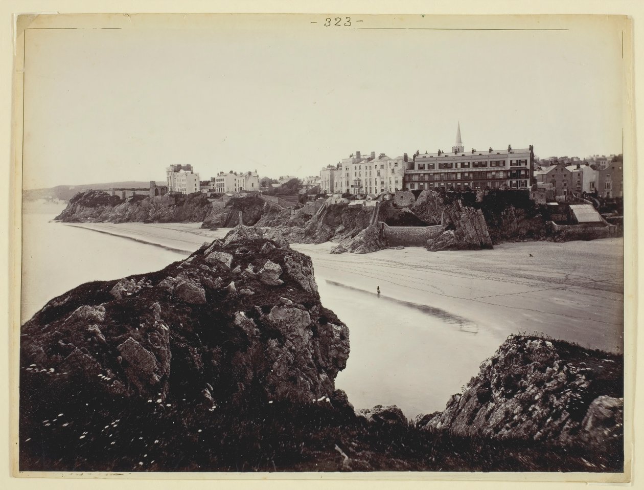 Bez tytułu [South Sands, Tenby, Walia], 186094. autorstwa Francis Bedford
