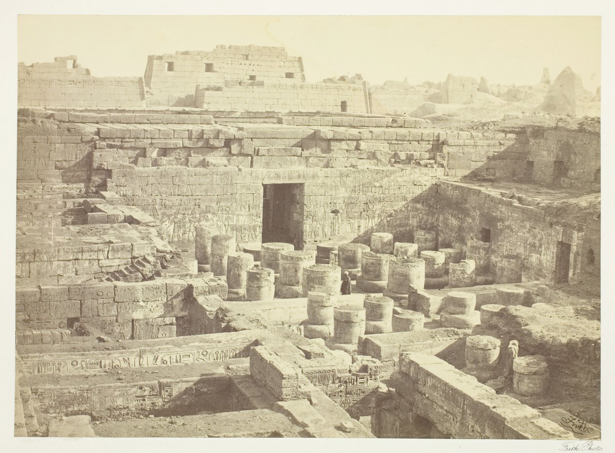 Nowe wykopaliska w Medinet-Haboo, 1860, wydrukowane 1862. autorstwa Francis Frith