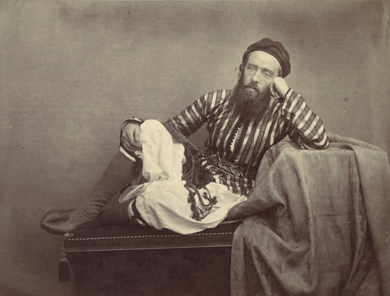 Portret, turecki strój letni, 1857. autorstwa Francis Frith