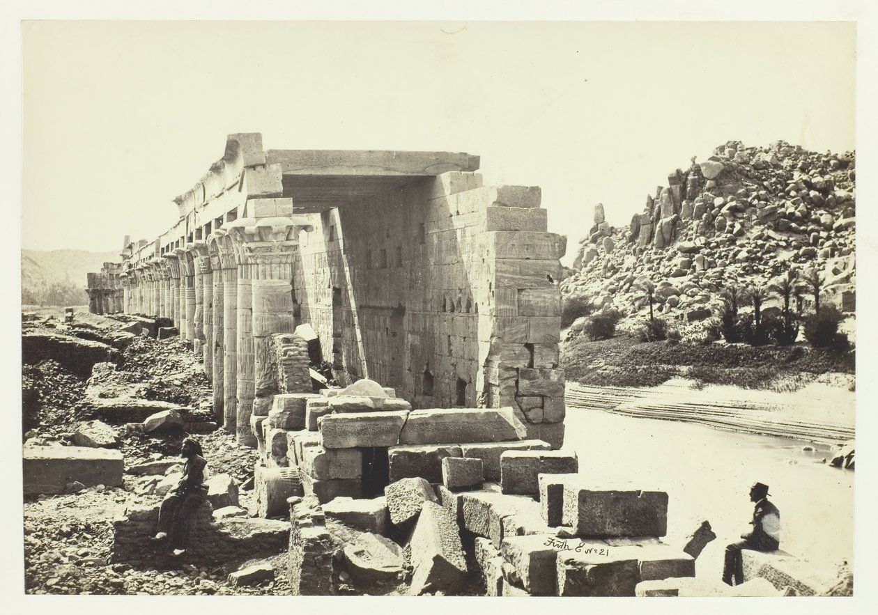 Kolumnada, wyspa Philæ, 1857. autorstwa Francis Frith